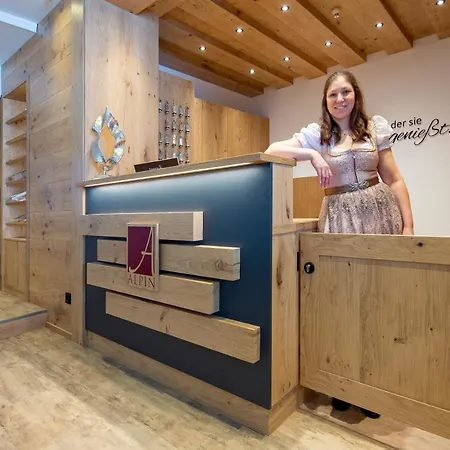 Geniesserhotel Alpin Gmbh 4*