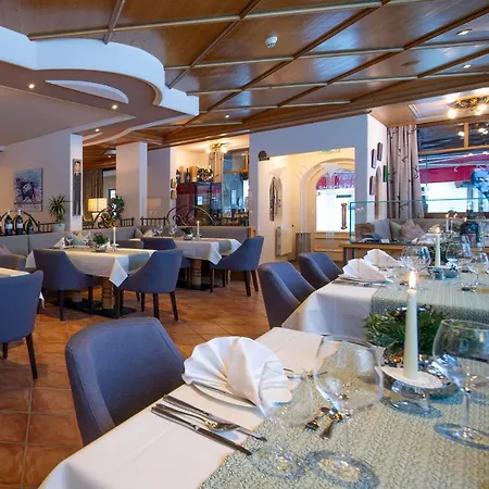 Geniesserhotel Alpin Gmbh 4*